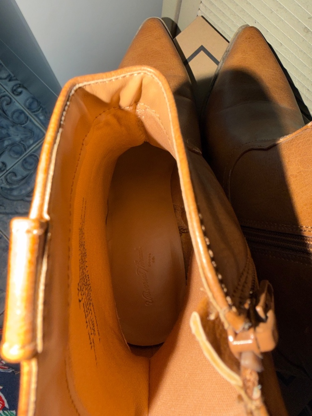Boots - Picture 4 of 5